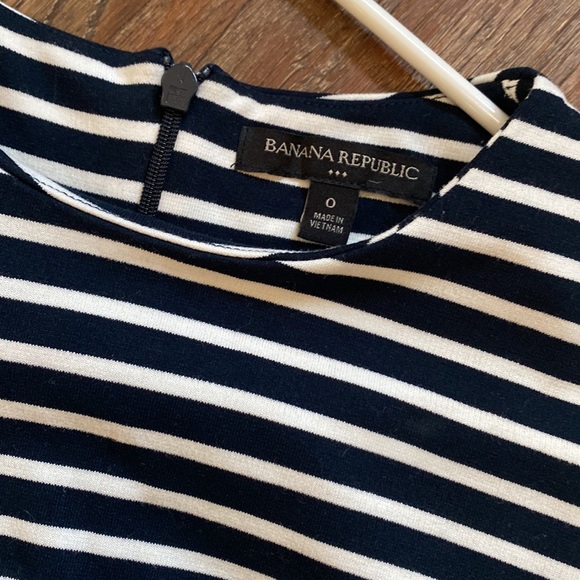 Banana Republic Navy Striped Dress 3/4 Flare Sleeve Excellent Condition - Picture 4 of 6